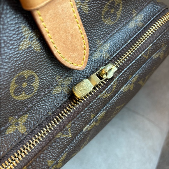 Louis Vuitton Monogram Canvas Montsouris GM backpack - Picture 8 of 16